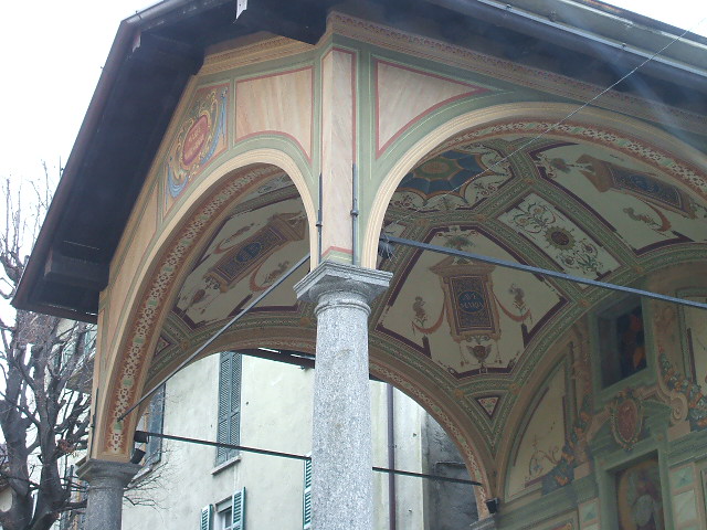 La chiesetta vicino al locale di Cernobbio